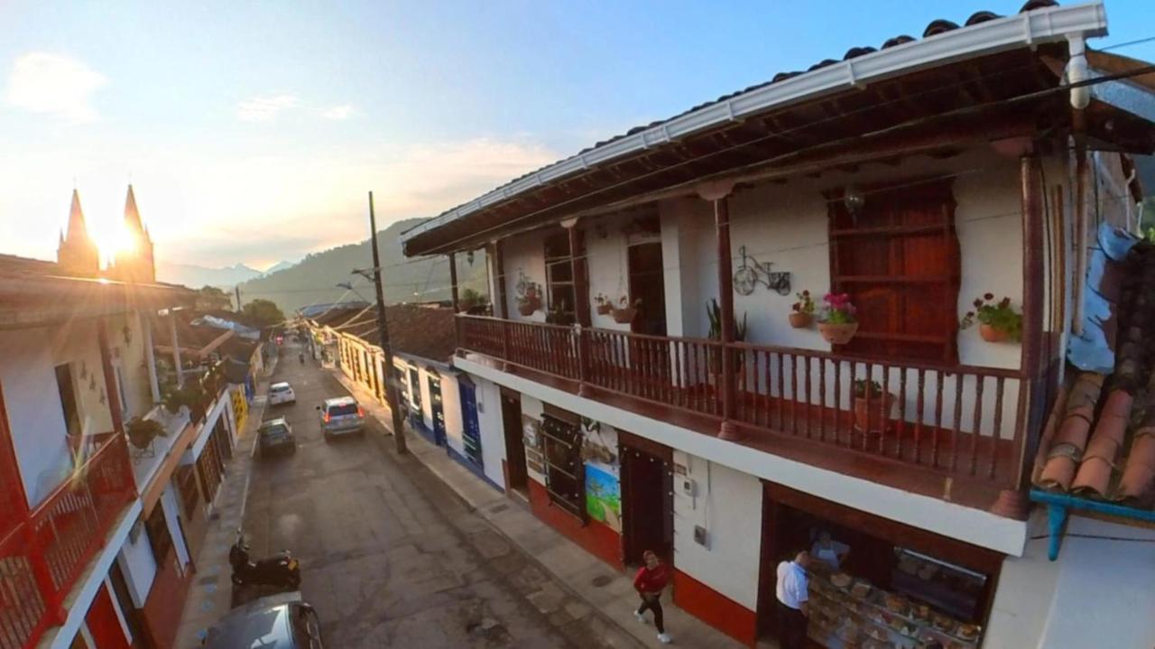 Hotel La Casa de las Flores Hostal Jardín Exterior foto