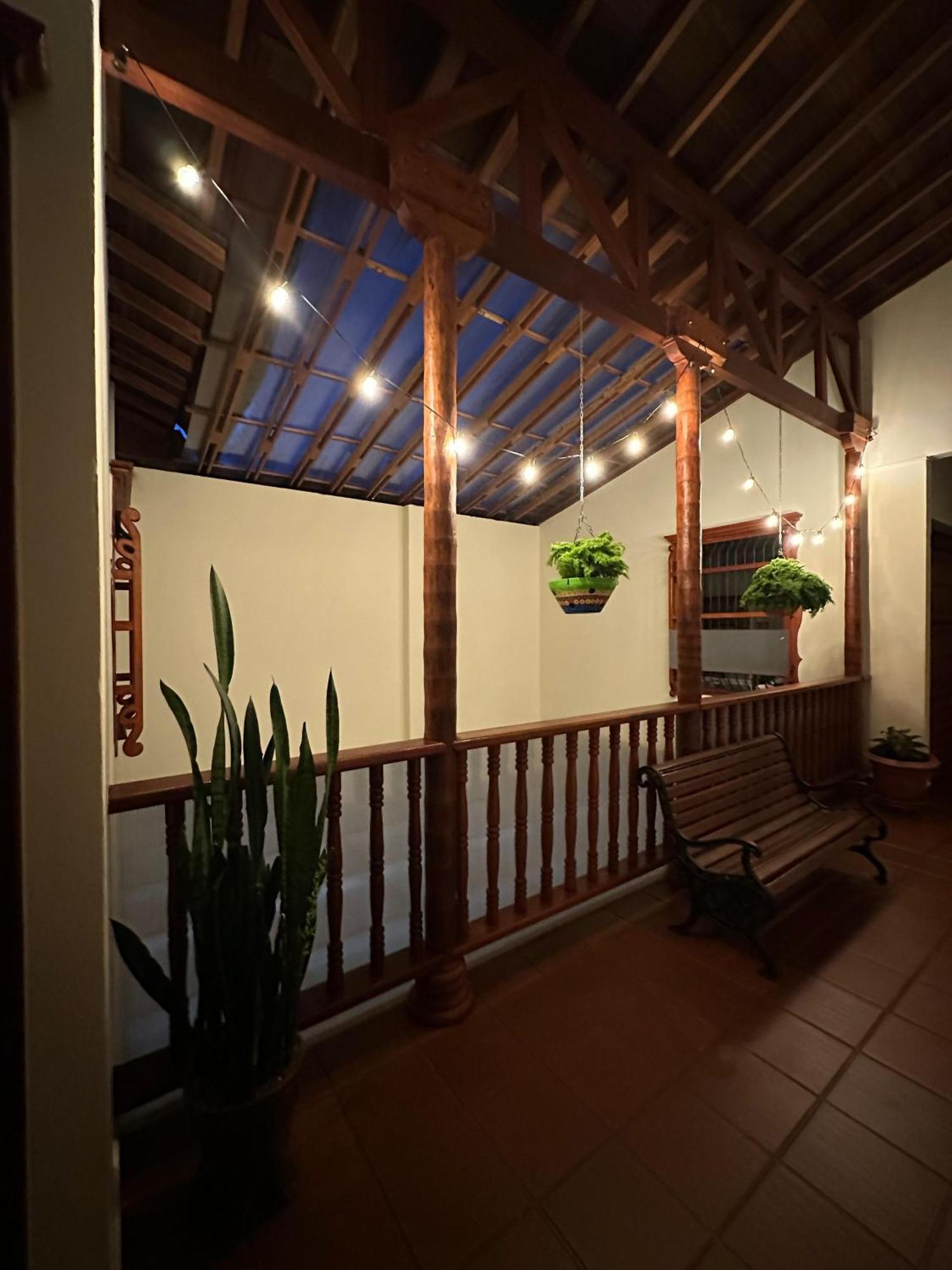 La Casa de las Flores Hostal Jardín Exterior foto